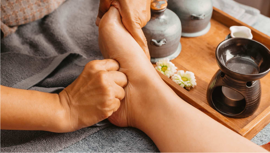 YUI Foot Massage & Scrub Ritual